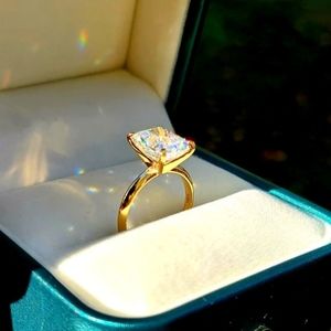 Solid 18k gold 4ct radiant moissanite ring